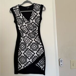 Hypnotik beautiful dress B/W with geometric patterns/design. Stretchy comfy